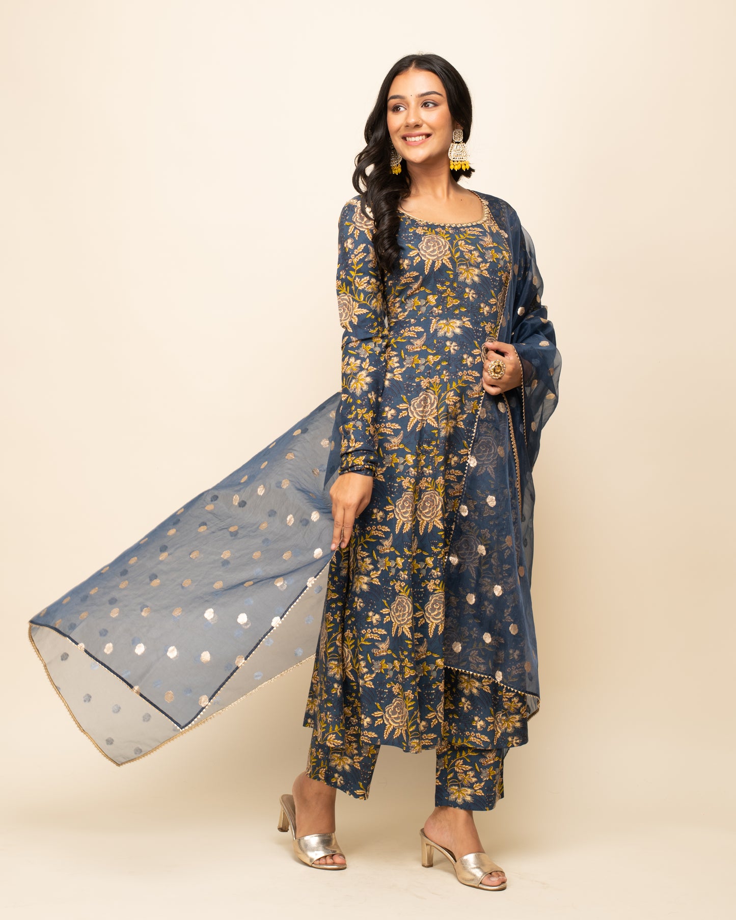 Floral Printed Regular Gotta Patti Pure Cotton Kurta With Trousers & Dupatta