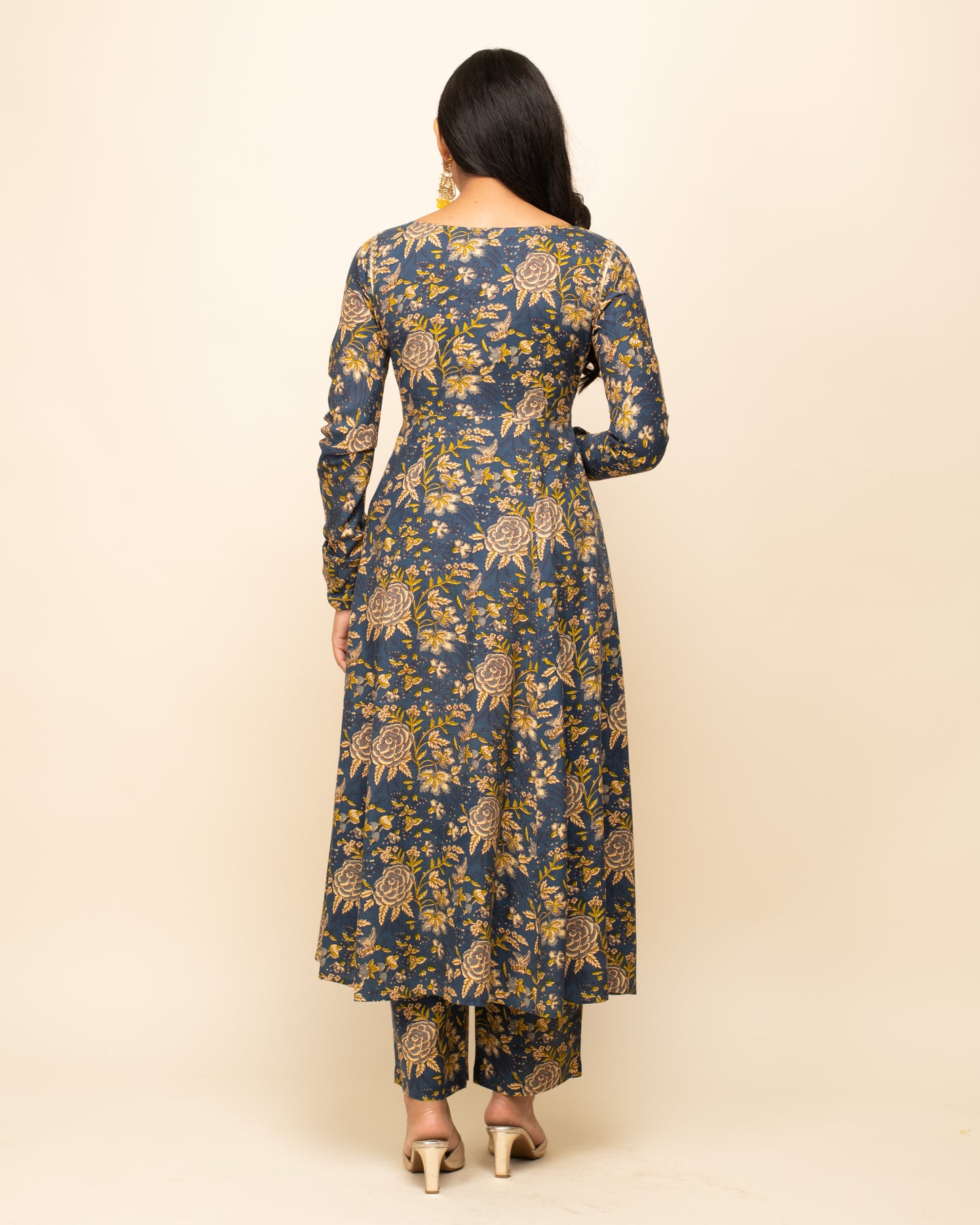 Floral Printed Regular Gotta Patti Pure Cotton Kurta With Trousers & Dupatta